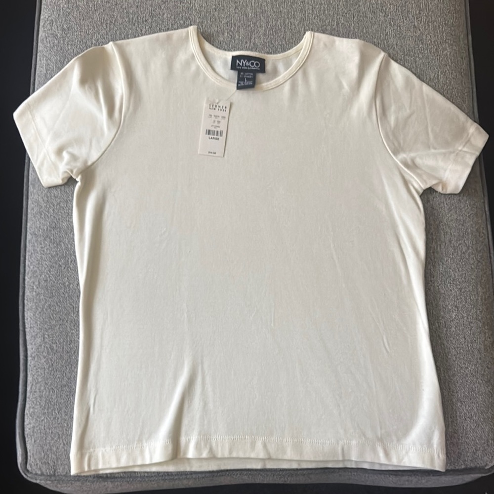 Lerner New York Cream Short Sleeve Top - Large. NWT. Non-smoking